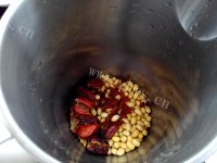 美味的红枣枸杞豆浆做法图解4)