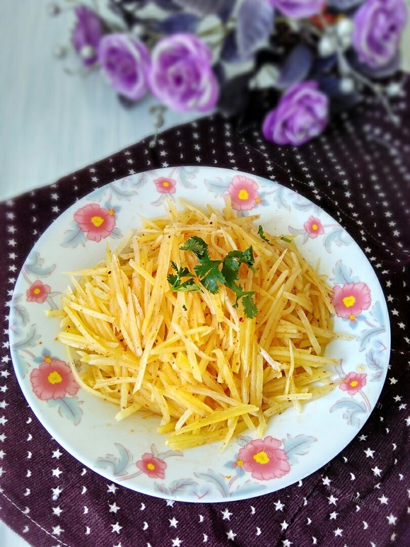 喷香的酸辣土豆丝