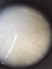 色泽鲜亮的石锅拌饭做法图解1)