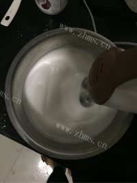 回味无穷的八寸戚风蛋糕做法图解9)