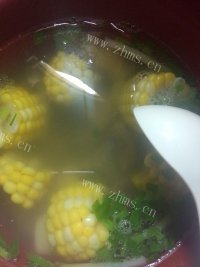 美味的山药玉米排骨汤做法图解3)