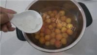 水煮海棠果做法图解4)