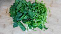 自制菠菜煎饼做法图解2)