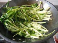 家常菜椒丝腐乳空心菜做法图解3)