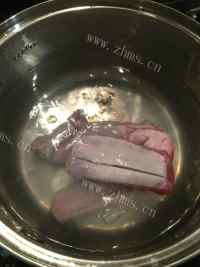 色香味俱全的冬瓜排骨汤做法图解1)