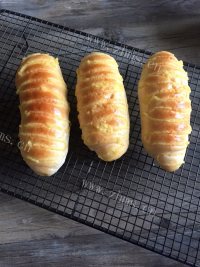 色香味浓的毛毛虫面包做法图解12)