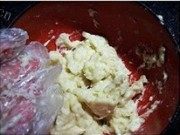 美味的榴莲饼做法图解4)