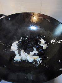 老豆腐炒木耳（首发）做法图解4)