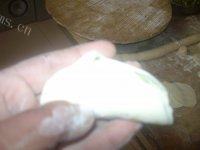 喷香的韭菜猪肉水饺做法图解9)