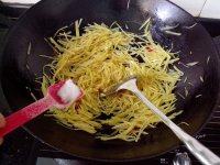 家常菜炝炒土豆丝