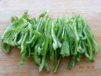 家常菜青椒炒豆干做法图解1)
