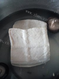 自制白豆腐煮鲫鱼做法图解2)