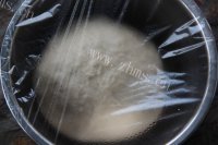 自制红豆面包卷做法图解3)