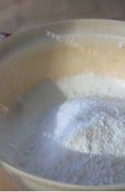 美味的椰蓉球做法图解2)