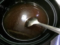 美味的莲蓬排骨汤做法图解13)
