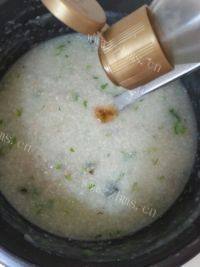 懒人版皮蛋瘦肉粥做法图解8)