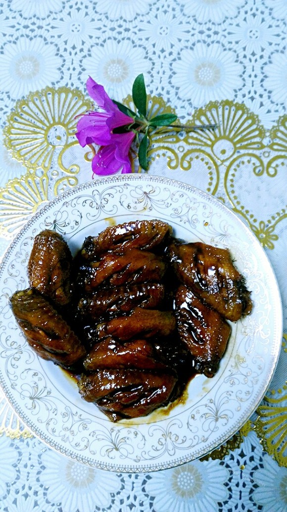 喷香的啤酒鸡翅