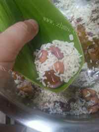 甜蜜的红豆蜜饯粽做法图解6)