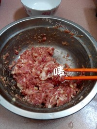 美味的番茄肉丸汤做法图解2)