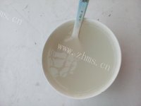 可口的红糖藕粉羹做法图解3)
