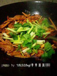 家常菜香干炒肉片做法图解8)