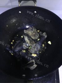 唇齿留香的乌鸡汤做法图解3)