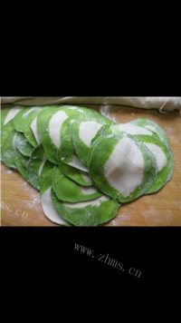 可口的青汁虾仁水饺做法图解10)