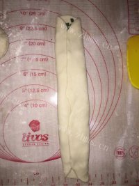 自制葱油饼做法图解9)