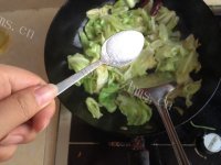 开胃的手撕包菜做法图解4)