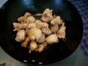 鸡腿炖土豆做法图解4)