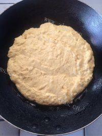 自制香煎玉米饼做法图解4)