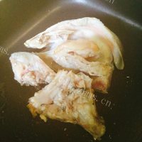 美味的天麻炖鱼头做法图解6)