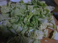 家常菜炒辣白菜做法图解2)