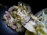 色香味俱全的白菜猪肉炖粉条做法图解6)
