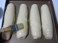 自制毛毛虫肉松面包做法图解19)