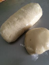 五味俱全的豆沙菊花酥做法图解1)