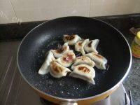 自己做的韭菜猪肉煎饺