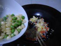 口味极佳的蔬菜蛋炒饭做法图解5)