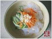 凉拌拉皮做法图解3)
