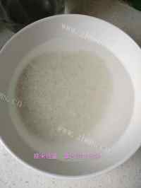 色泽鲜亮的糯米排骨做法图解1)