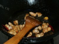 家常菜黄豆红烧肉做法图解3)
