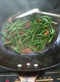 家常菜豆角炒肉做法图解6)