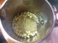 DIY美食-玉米黄豆浆做法图解8)