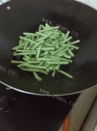 家常菜蚝油炒豆角做法图解3)