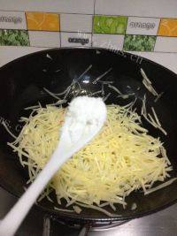 香脆的家常土豆丝做法图解4)