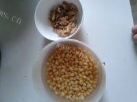 美味早餐黑芝麻核桃豆浆做法图解1)