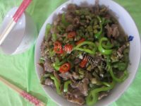 家常菜酸豆角炒鸡胗