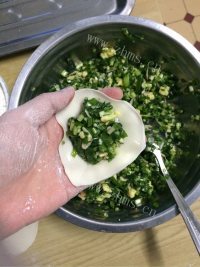 美味的韭菜鸡蛋饺做法图解7)