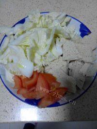 百吃不厌的白菜炒豆腐做法图解1)