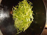 家常菜清炒芦蒿做法图解3)